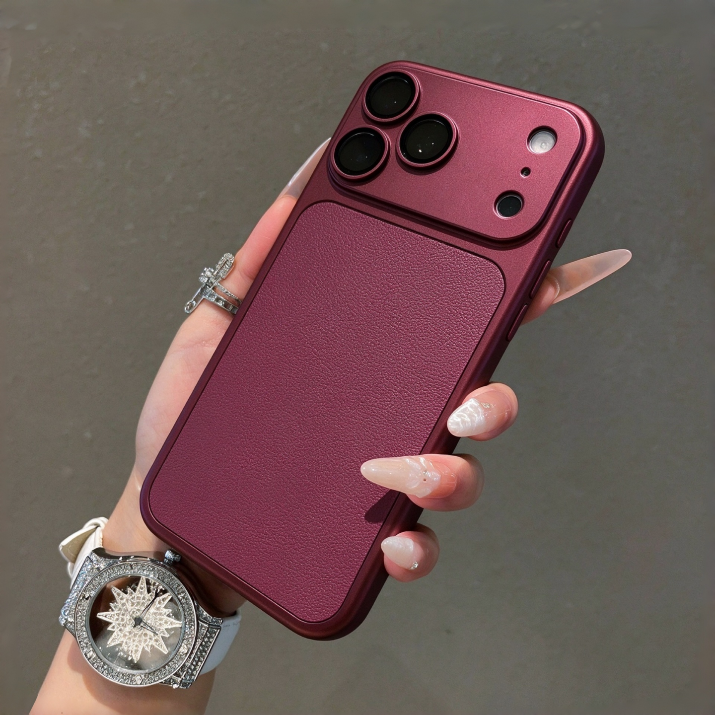 秒变18勃艮第酒红色瞳眼皮纹手机壳适用iPhone18promax自带镜头膜苹果18Pro纯色17PM高级感16p防摔15磁吸壳