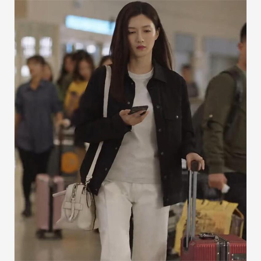 香港2024春秋新款江疏影明星同款黑色宽松bf风港味长袖牛仔外套女