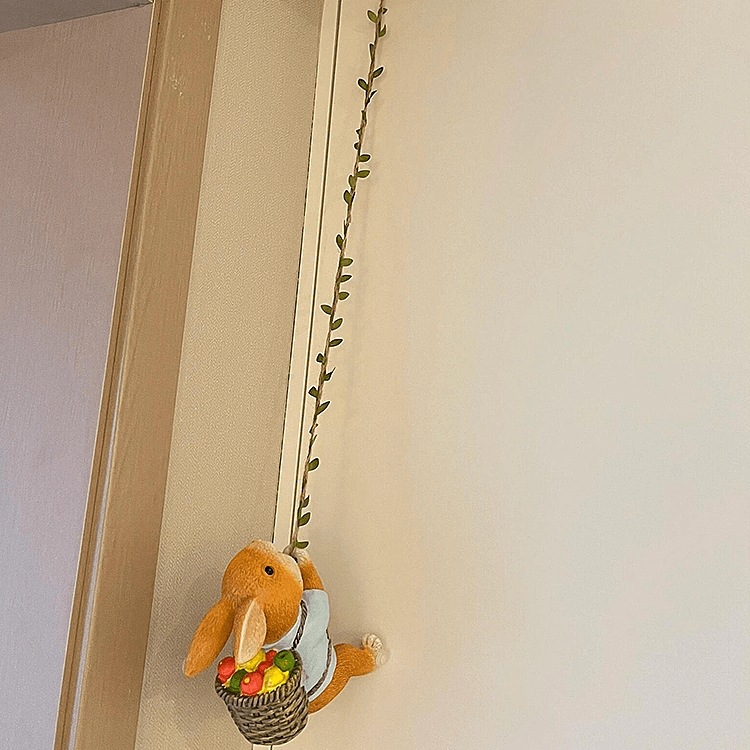爬绳小兔子挂件可爱房间卧室趣味装饰氛围感布置玄关客厅背景墙无