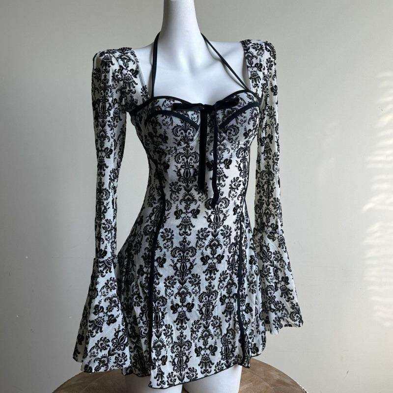 新款纯欲连体裙式泳衣保守显瘦立体植绒印花温泉度假泳装微胖大码