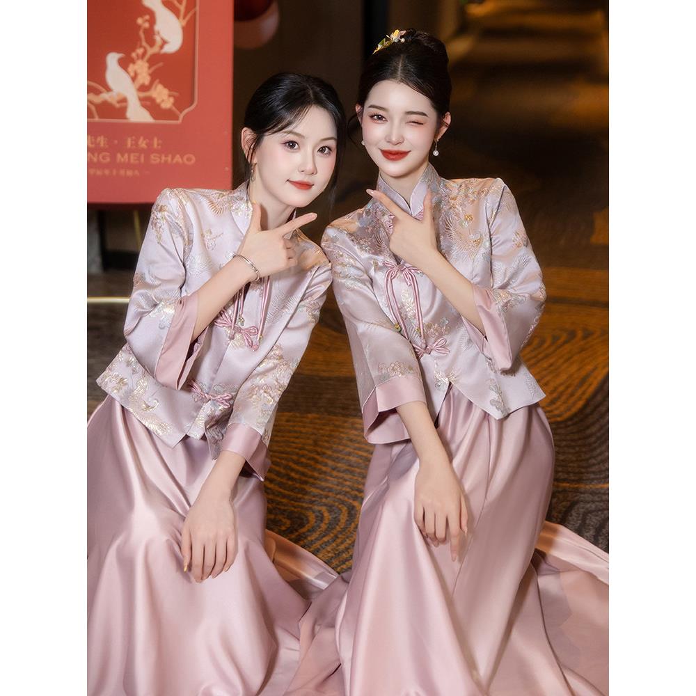 新中式伴娘礼服2025新款粉色秋冬季长袖闺蜜姐妹团礼服裙日常可穿