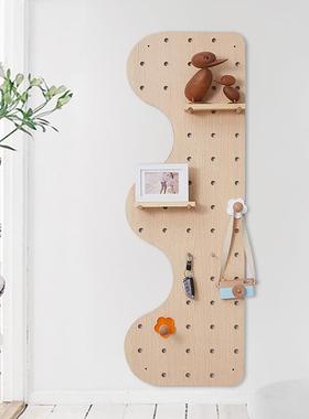 0A工舅IFV入户玄关墙上波浪形木洞绿色小洞板异形墙面装饰收纳置