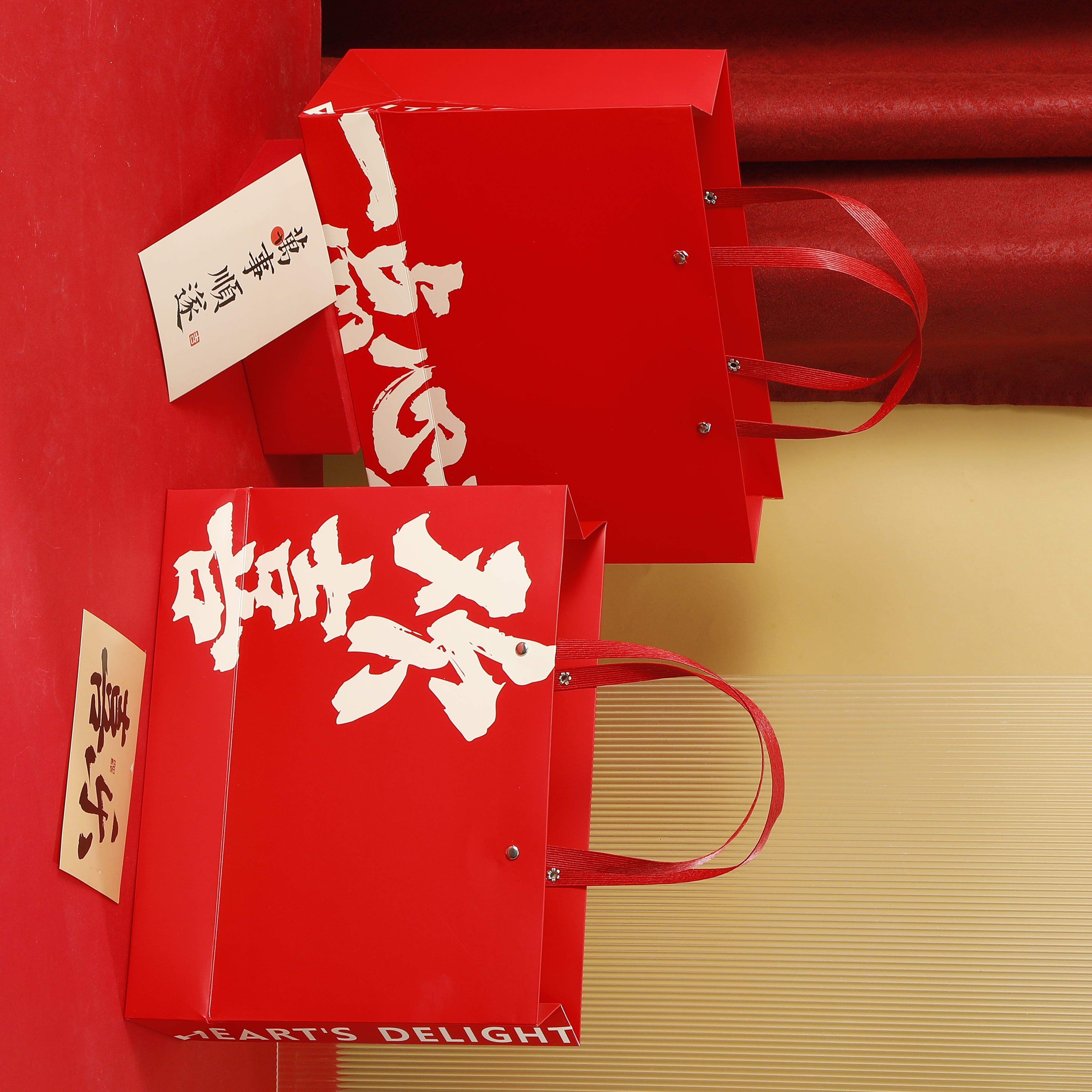 红色礼品袋手提袋大号服装纸袋结婚伴手礼袋生日节日购物包装袋子