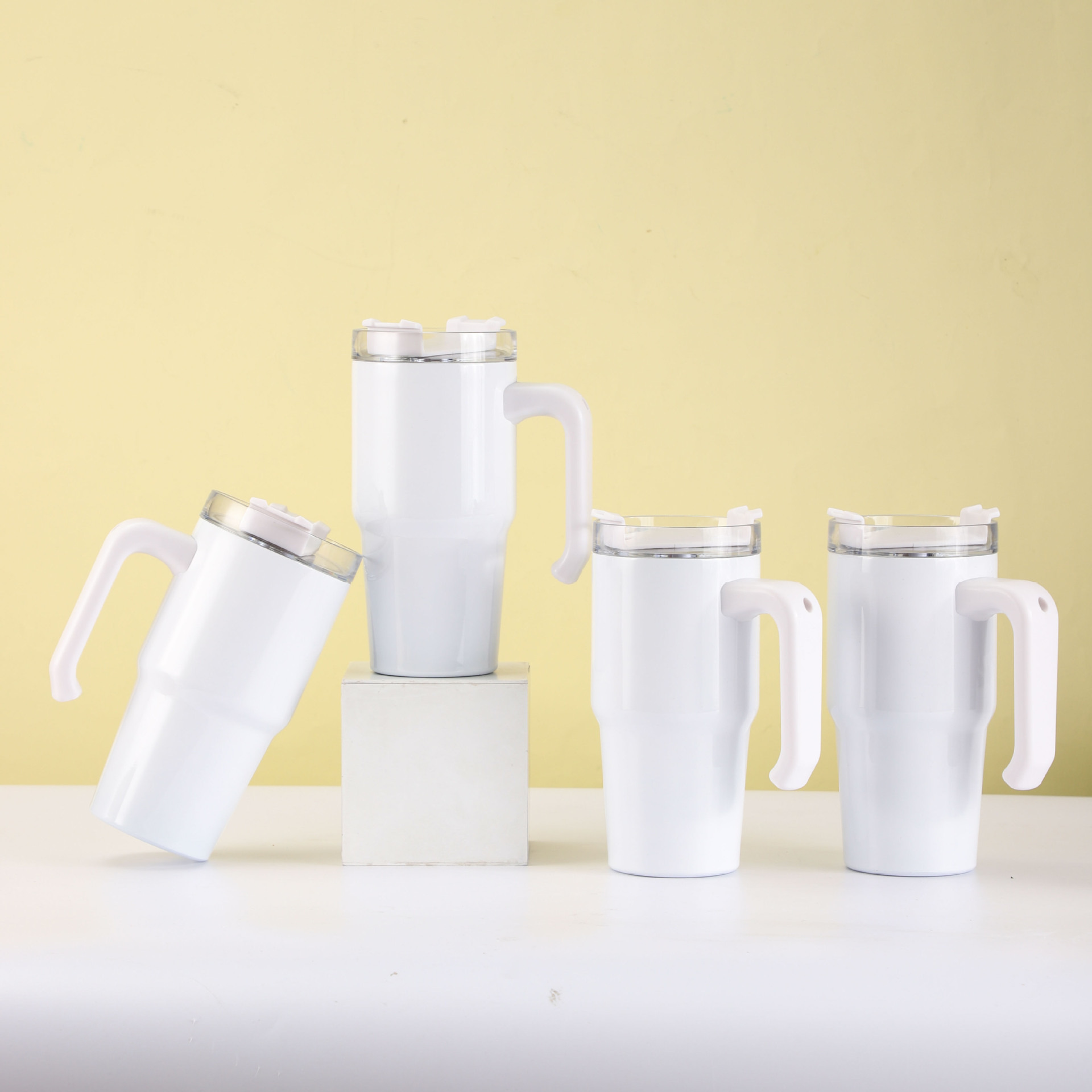 跨境20oz热升华塑料手柄汽车杯家用大容量便携保温保冷冰霸杯