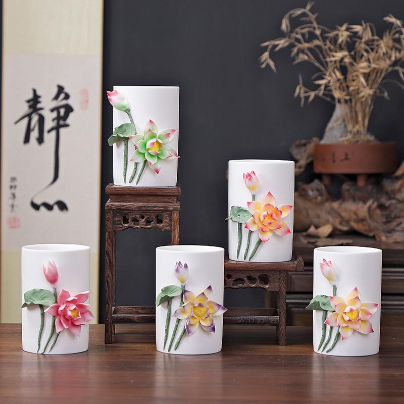 陶瓷荷花笔筒学生办公室桌面文房四宝书法国画轻奢书房时尚收纳筒