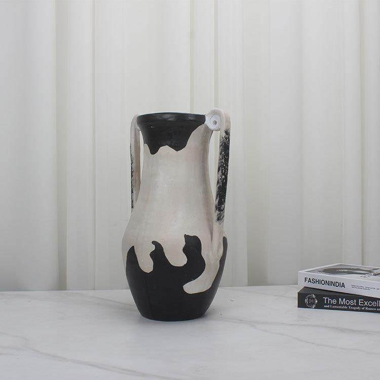 现代侘寂风居家陶瓷书房莫兰迪陶艺手作桌面花瓶摆件民宿软装饰品