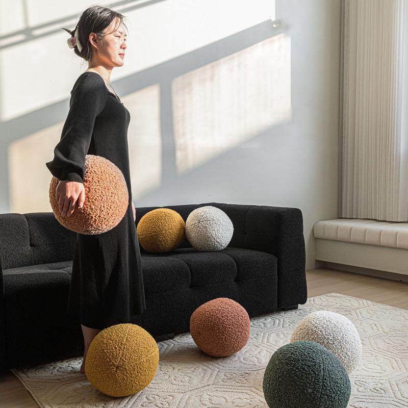 毛丸子可爱圆抱枕圣球诞节童日氛围感羊软装样板FSO间儿房造型装