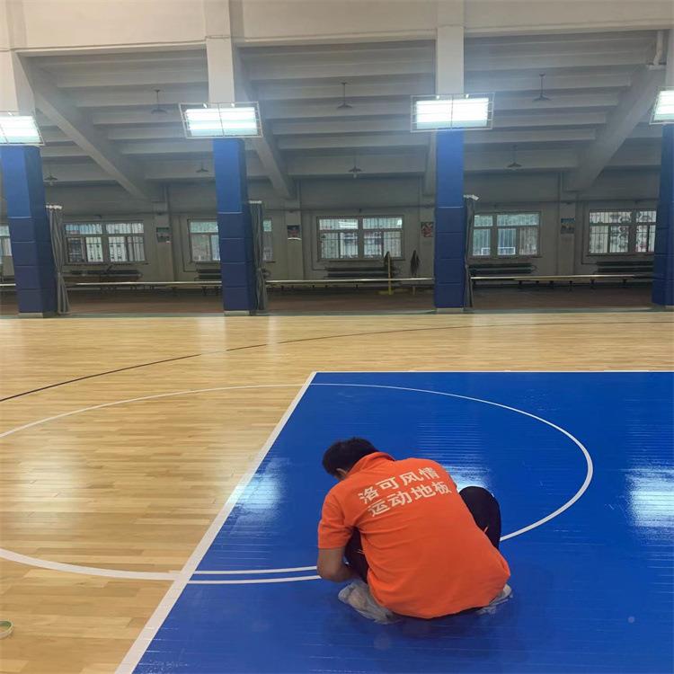 洛可风动木无品牌/情运动木地板厂家供枫桦木羽毛球地板运地直板