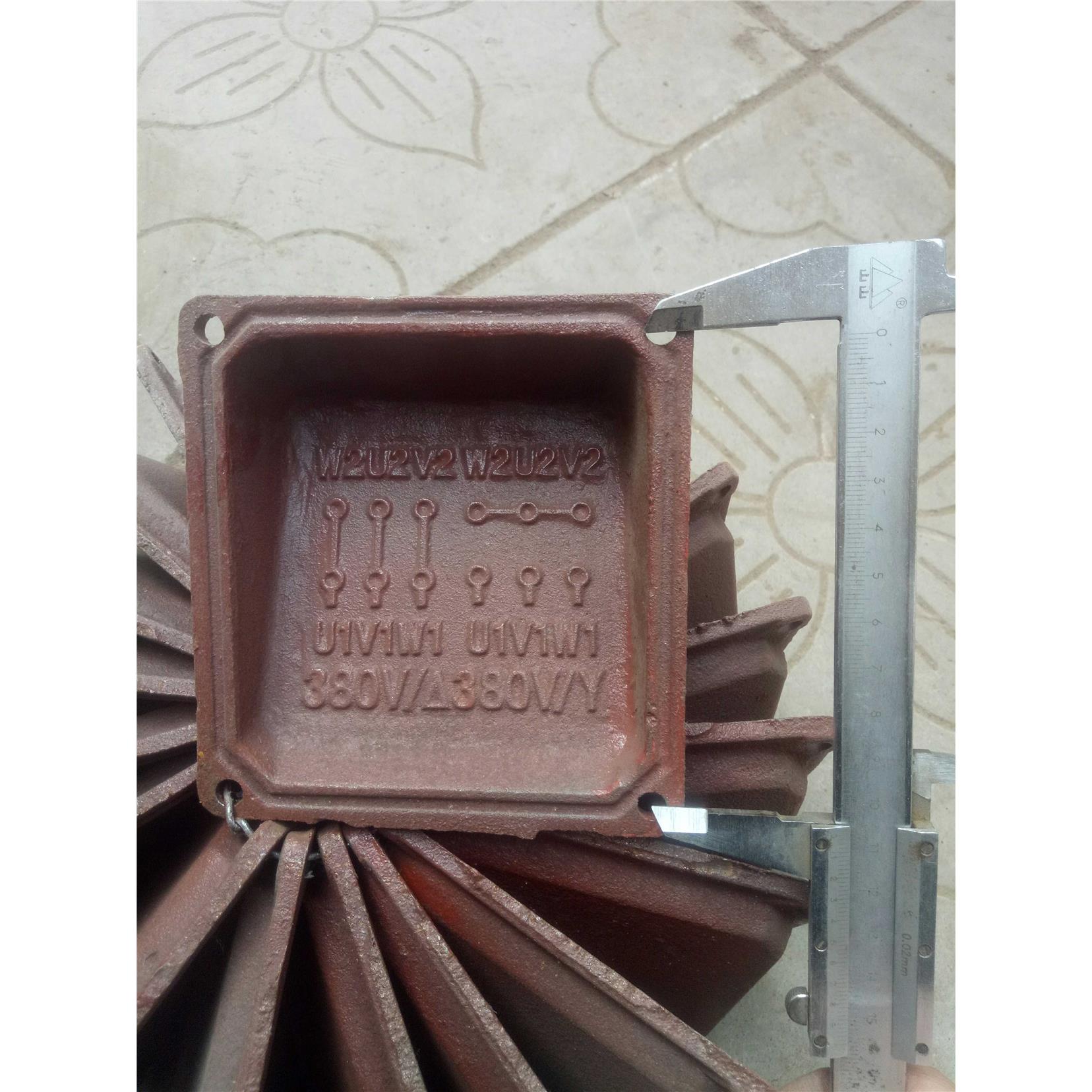 加厚电机接线盒 铸铁接线盒 Y132 Y100 Y112 2.2-7.5kw 孔距70mm