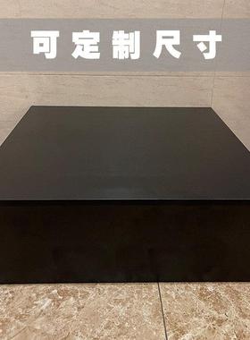 暴力熊潮玩公仔底座大型雕塑实木材质黑色白色方形地台简约可定制