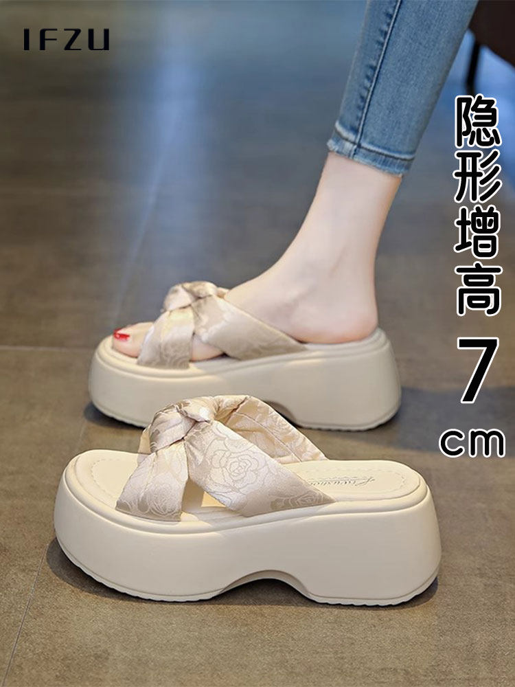 厚底增高女式夏季外装凉鞋2025新款式裙弓海绵蛋糕软底沙滩凉鞋