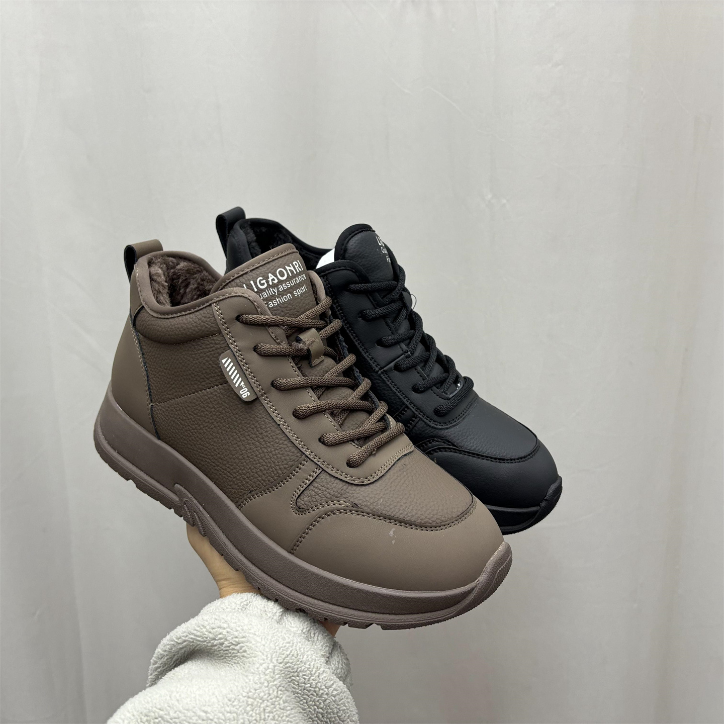 撤柜处理折扣外贸女鞋2025冬新款休闲保暖时尚简约运动舒适女棉鞋