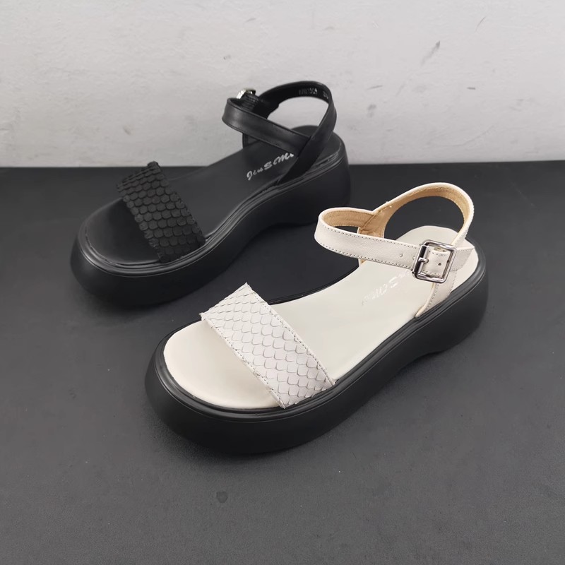 品牌撤柜处理真皮女鞋2023夏新款时尚露趾一字扣带牛皮休闲女凉鞋