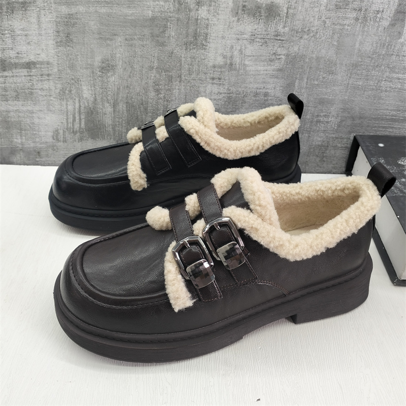 撤柜处理折扣品牌女鞋2025冬新款英伦时尚小皮鞋舒适一脚蹬女棉鞋