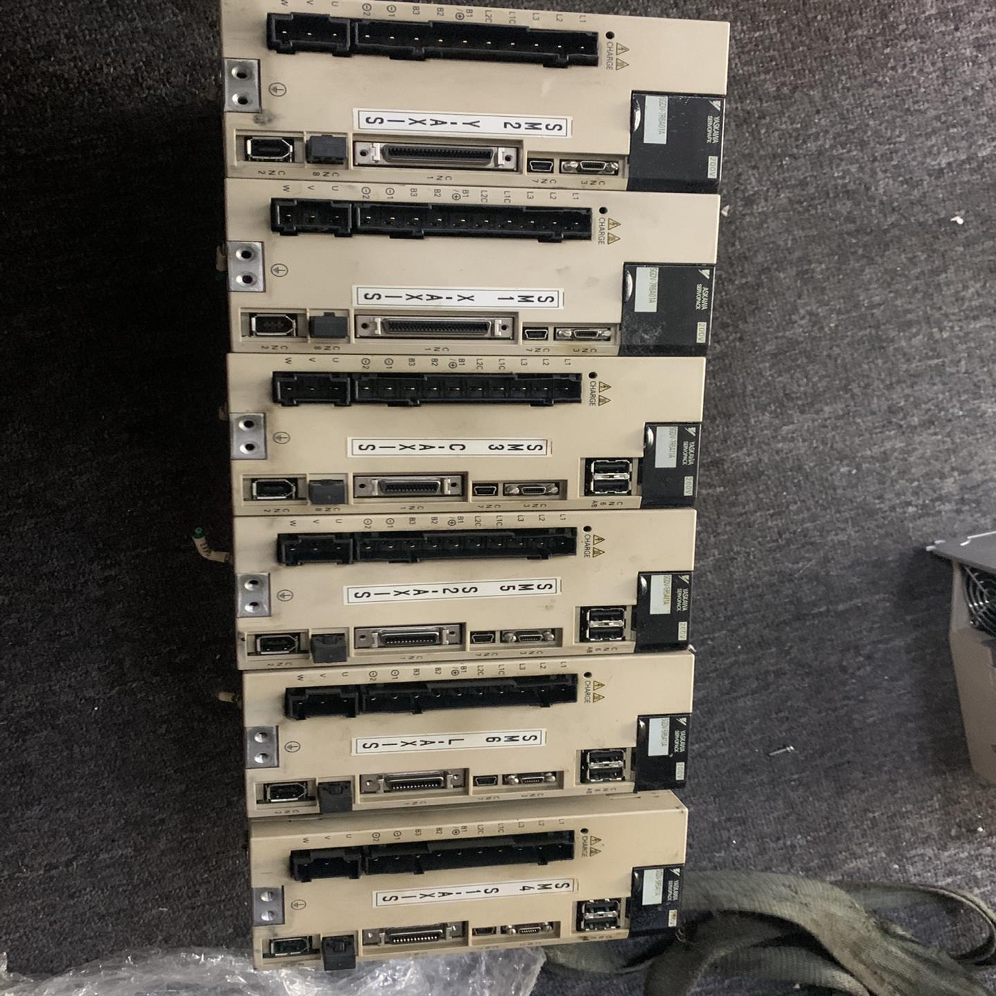 (议价)#YASKAWA/安川 安川伺服驱动器5R5A11A三台75
