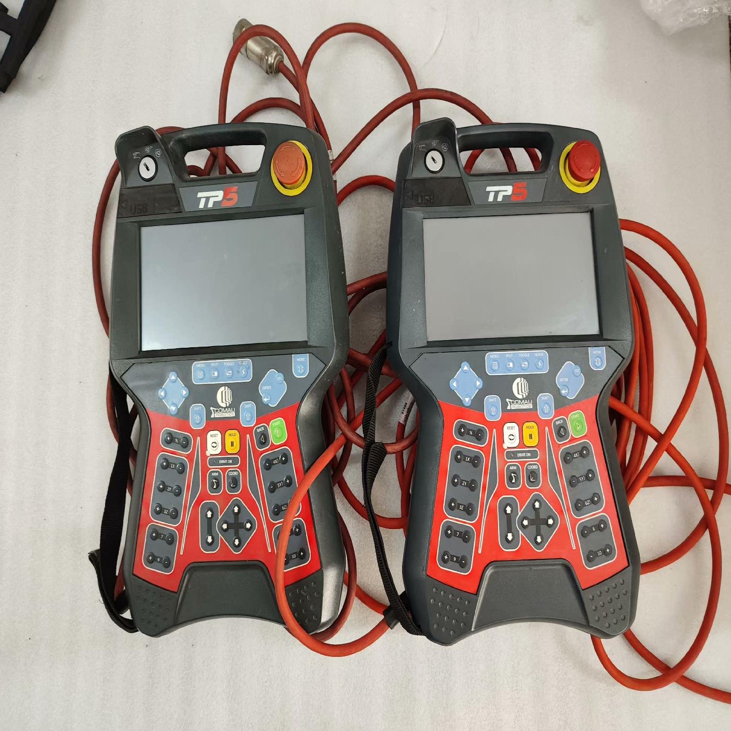 COMAU柯马机器人示教器C5G-TP5WCCR17910议价