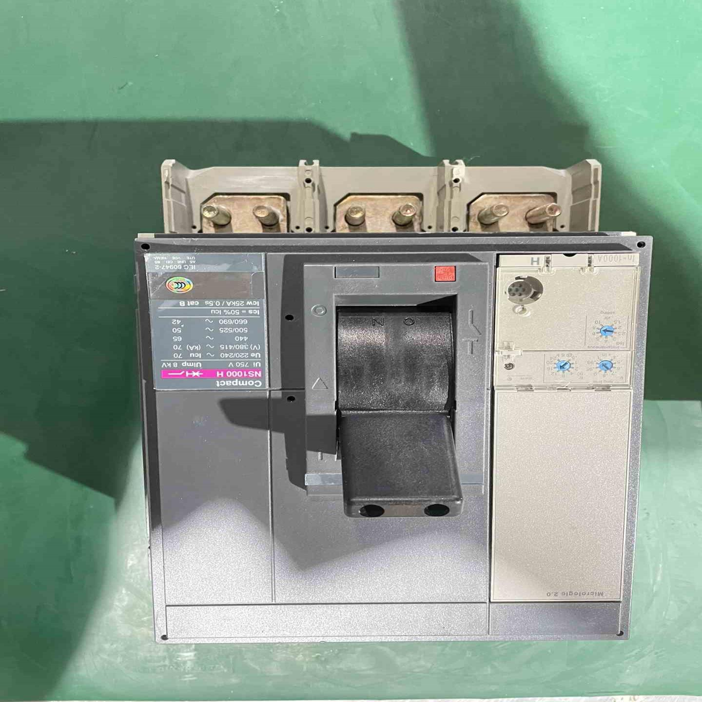 施耐德塑壳断路器1000A空气开关NS1000H一台单价议价