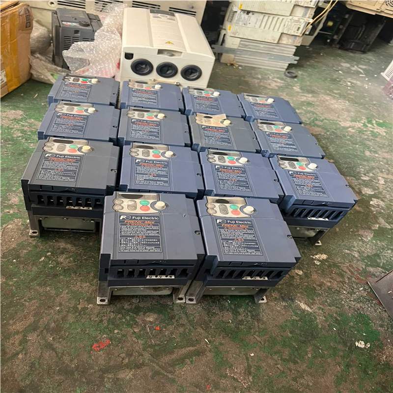 富士变频器 FRN2.2C2S-4J 2.2KW 380V(崽崽配件）