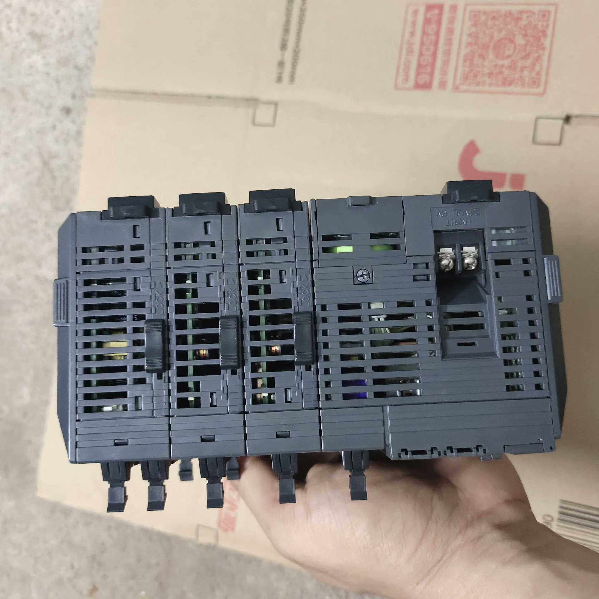 【汇生】基恩士KV3000  一套1200元，KV-C32XA两块【议价】