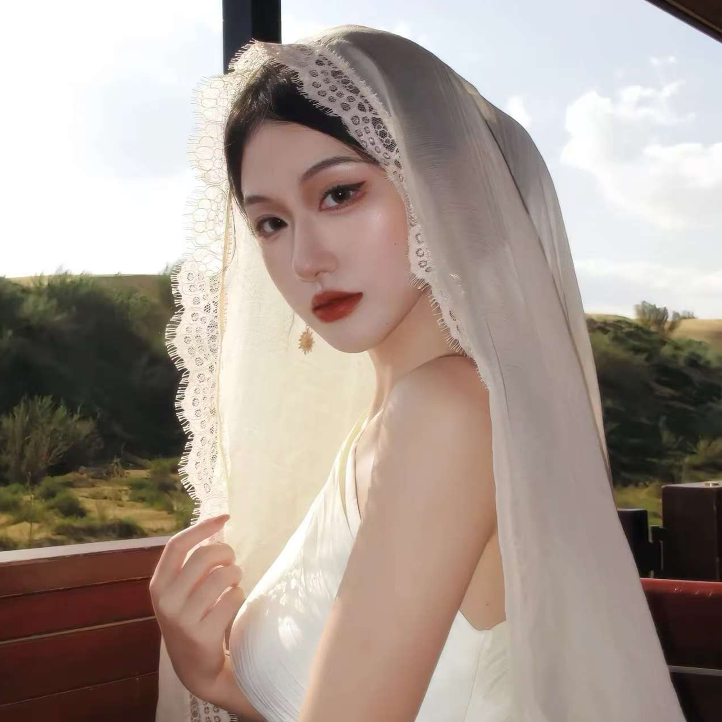 披肩外搭女2025新款度假风法式复古头巾氛围感神女蕾丝丝巾围巾