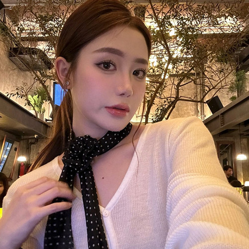 2025韩系黑色玫瑰波点长条丝巾