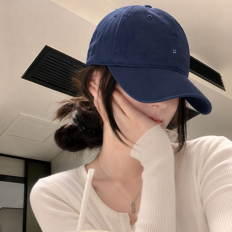 软顶笑脸刺绣显脸小鸭舌帽女款图片