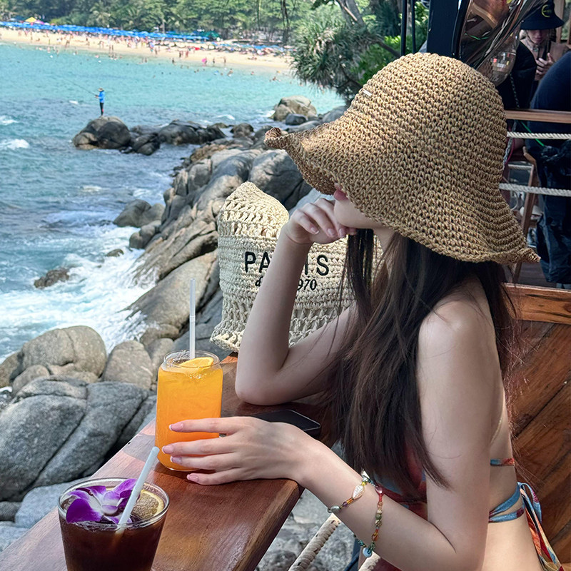 卡其色草帽海边沙滩度假女款2026新款大帽檐可折叠防晒遮阳帽子