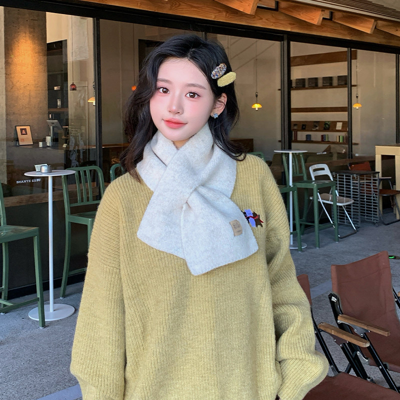 米白色毛线针织小围巾女秋冬季2025新款韩系交叉护颈保暖短围脖