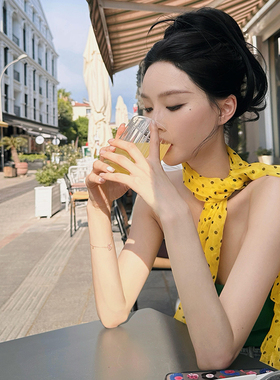 复古黄色波点丝巾女2026新款系脖薄款高级感时尚披肩外搭围巾装饰