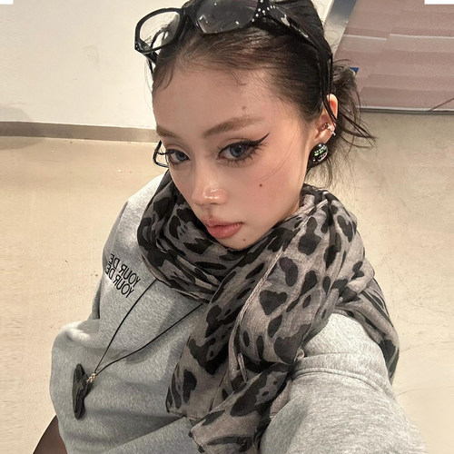 美式复古辣妹风灰色豹纹丝巾围巾