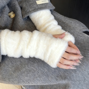 白色软糯毛绒半指手套女2025新款冬季加绒保暖可爱仿兔毛触屏手套