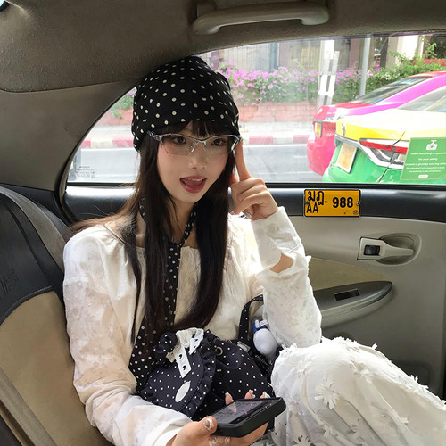 黑色波点丝巾2025年海岛度假风