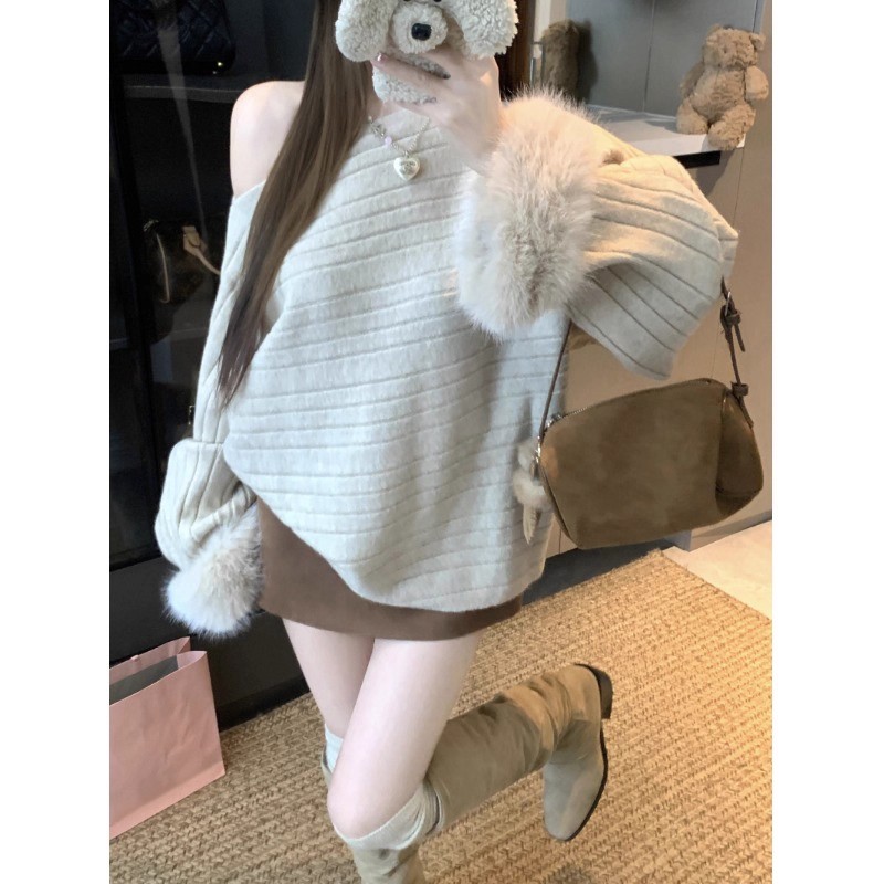 燕麦色斜肩毛毛袖套头毛衣女秋冬设计感宽松针织衫氛围感百搭上衣