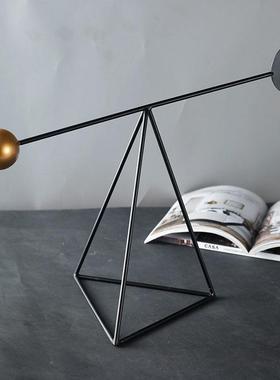 GD创金属三角平衡摆件现代轻极意简何样板房售几楼部博古架装饰奢