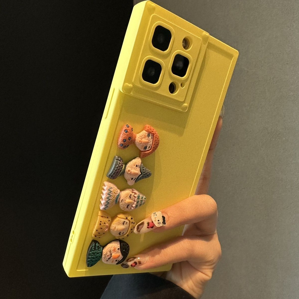 纯色简约风方形壳立体人偶公仔iphone15promax苹果14手机壳15新款15pro女12情侣13pm全包硅胶创意防