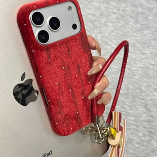 2026新年新款适用苹果17promax的手机壳红色iphone16秋冬绒布高级感小众15pro毛绒巨好看独特14轻奢max全包女