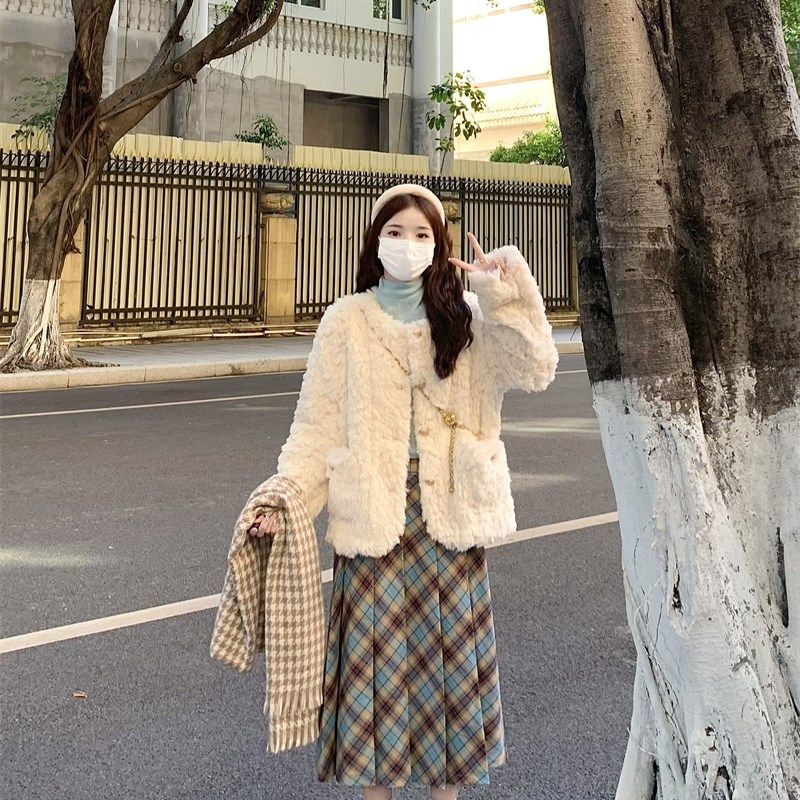 速发尚亚楠~大码装202秋冬白色羊羔毛外套加厚短款裙子套装,女装/女士精品,大码套装,淘宝优惠券,粉丝福利购,淘宝优惠卷