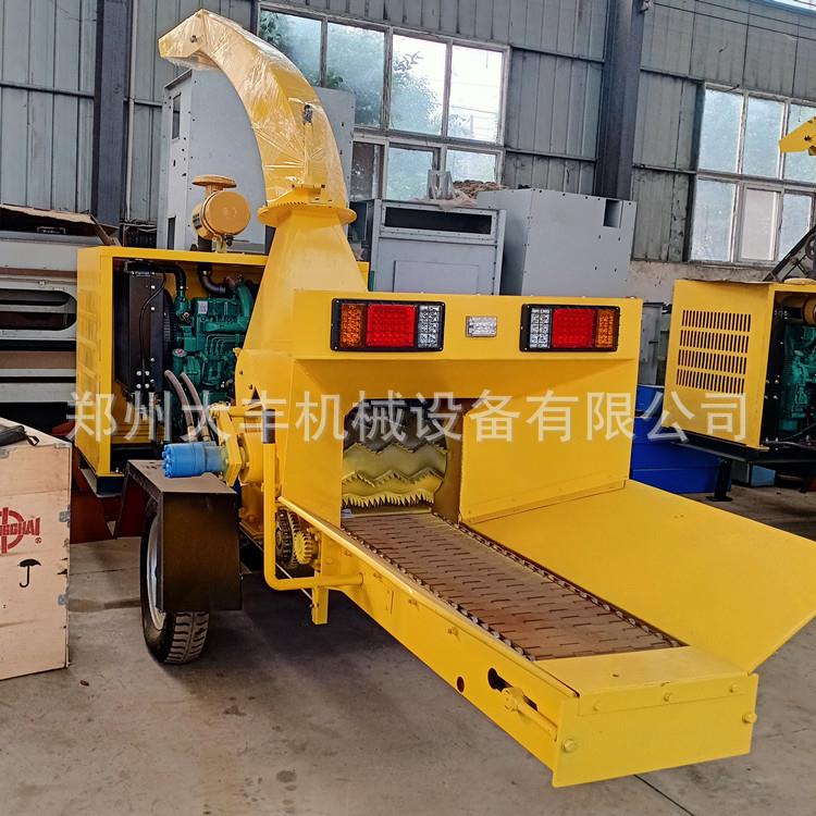 林场修剪树枝粉碎树木废物料垃圾打片处理破碎柴油木材粉碎机