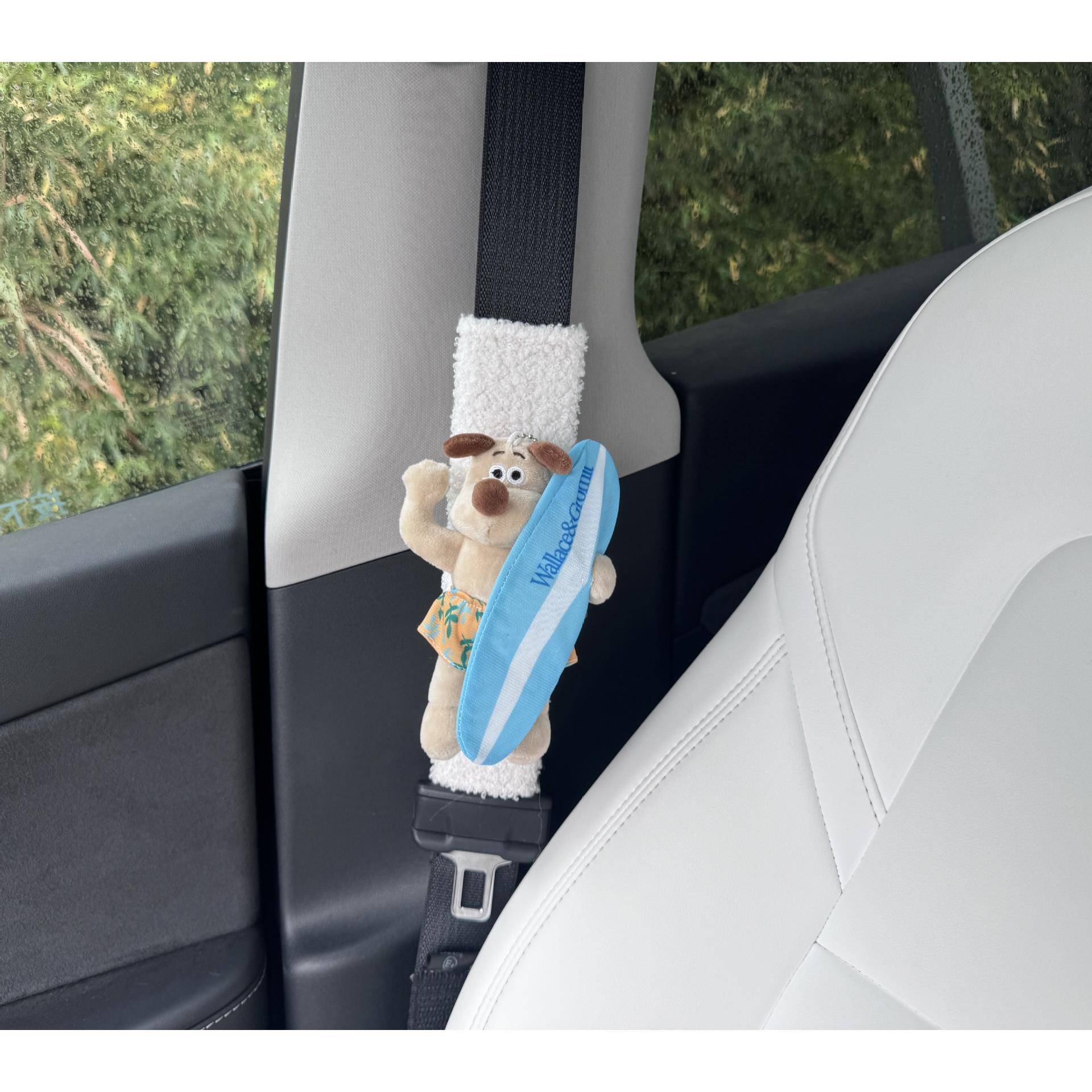 汽车安狗全带护肩套可爱公内XJI仔网红门车载护肩带车掌装饰用品