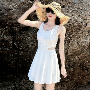 遮肚女士游泳装 高级感2025年新款 防晒 连体泡温泉泳衣女款 白色爆款