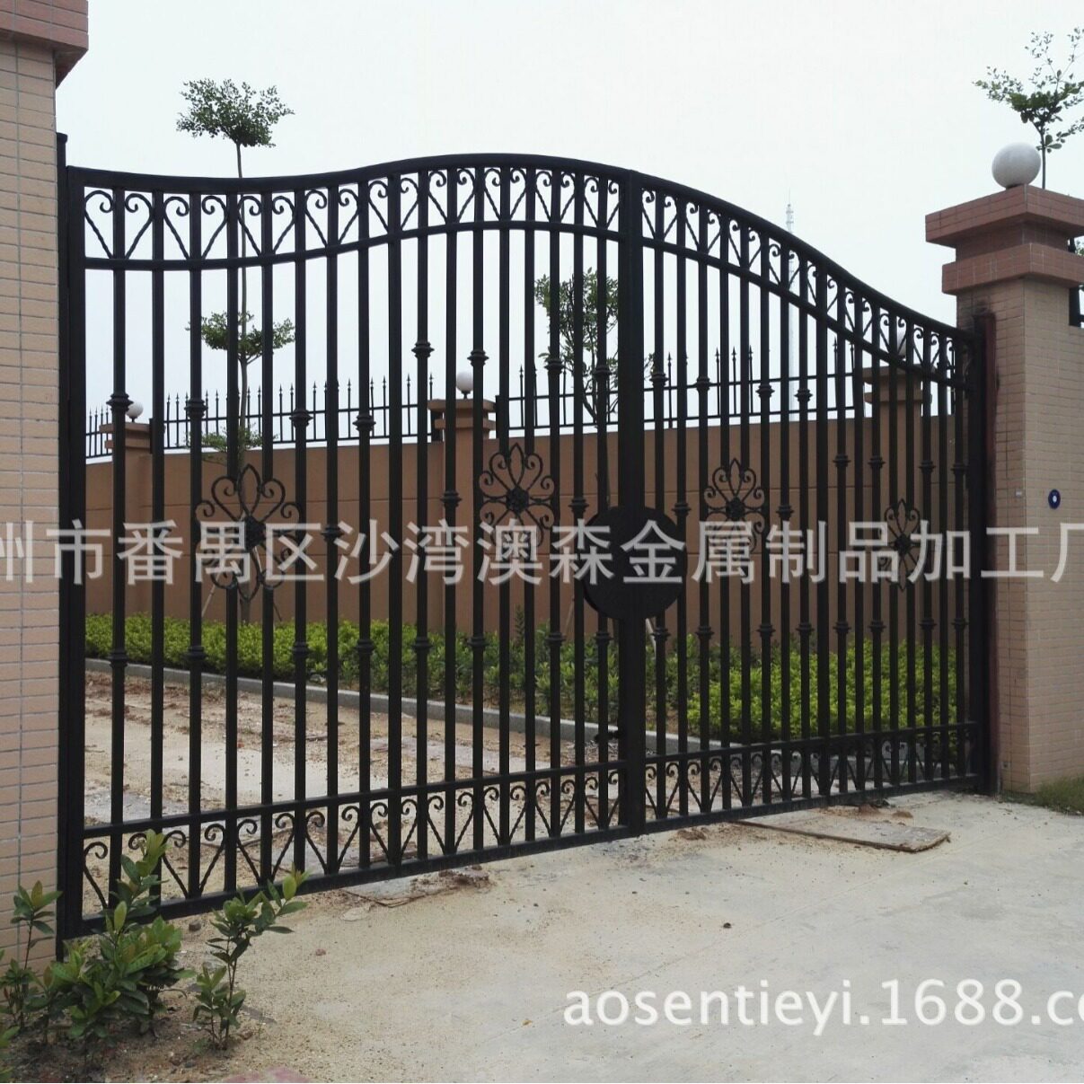 欧式铁艺双开庭院入户门