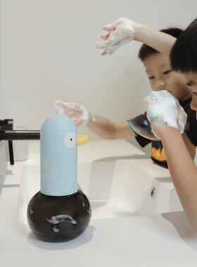 新款卡感通洗手智鸭洗机家手用自动应泡沫洗手机能台式儿童皂DLV