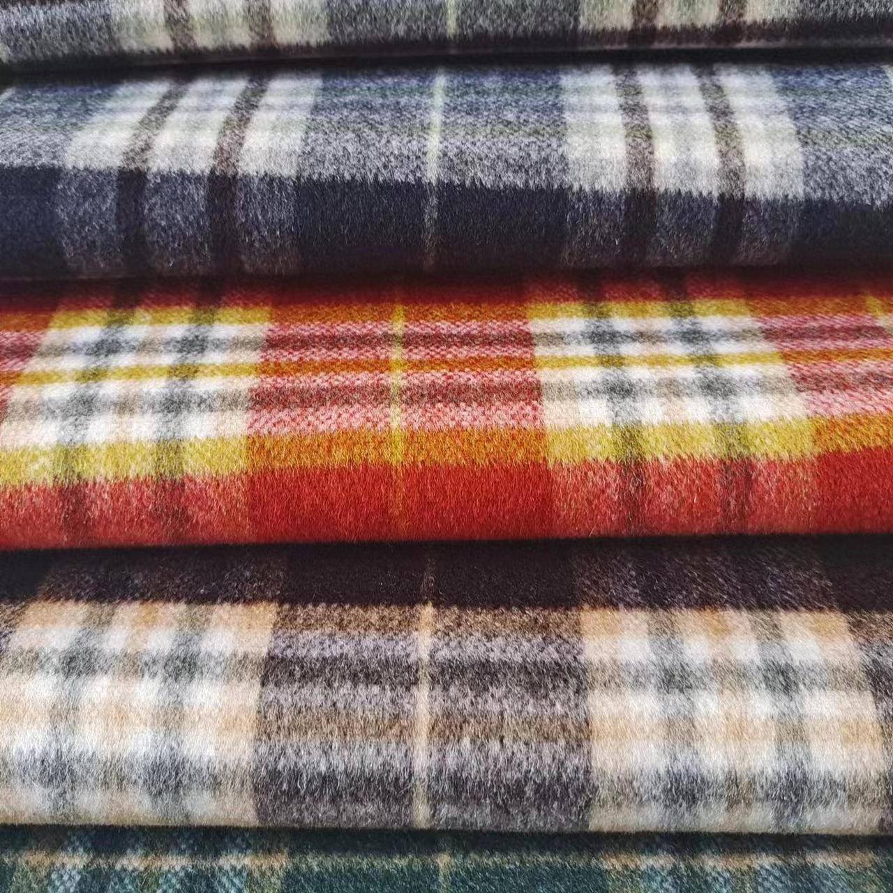 子经典田UBW字格80羊毛冬粗纺大衣秋呢双面羊绒纹面料色织格毛呢