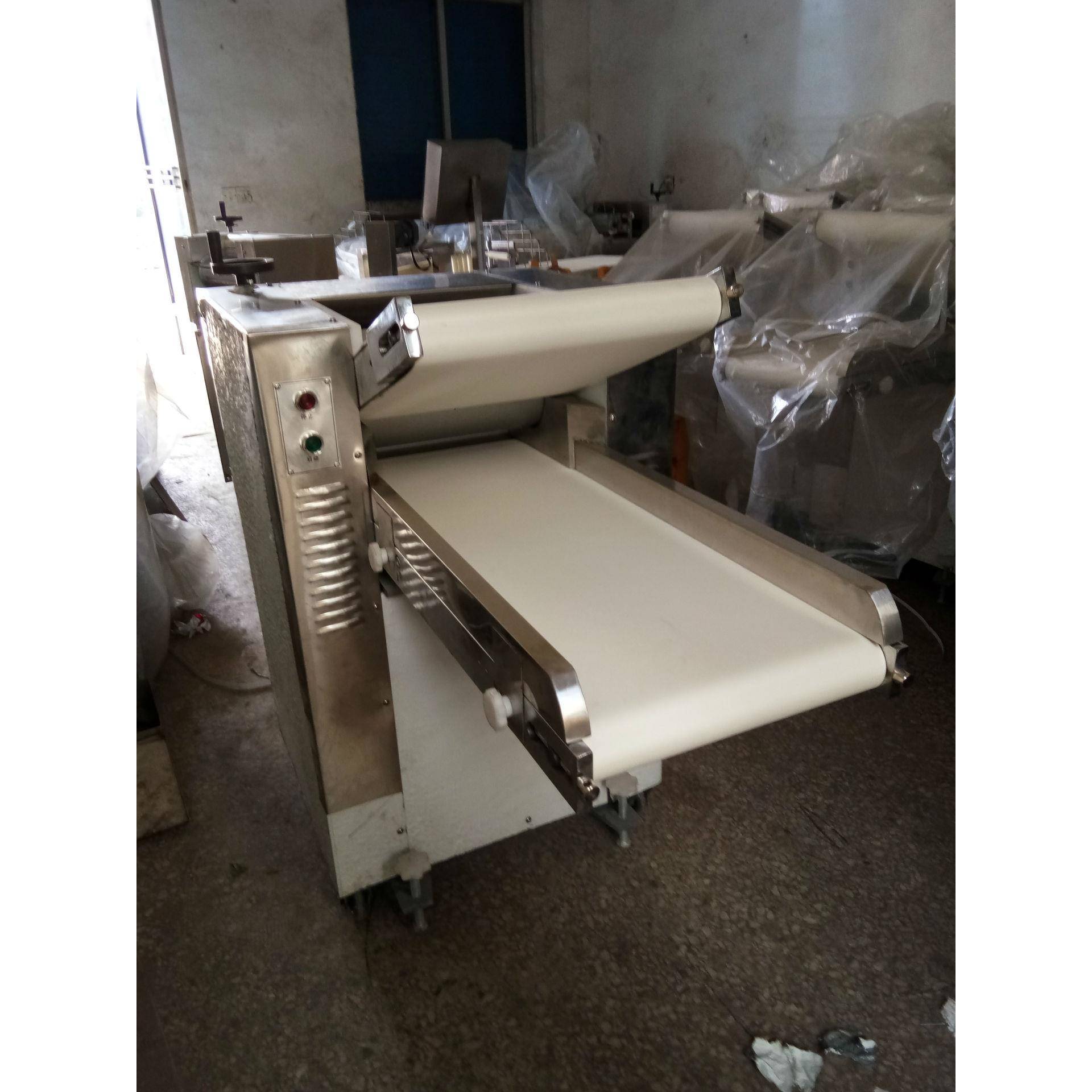 直各种压面机OOM新型全自动片仿手批工揉团压面一体机商面用压面