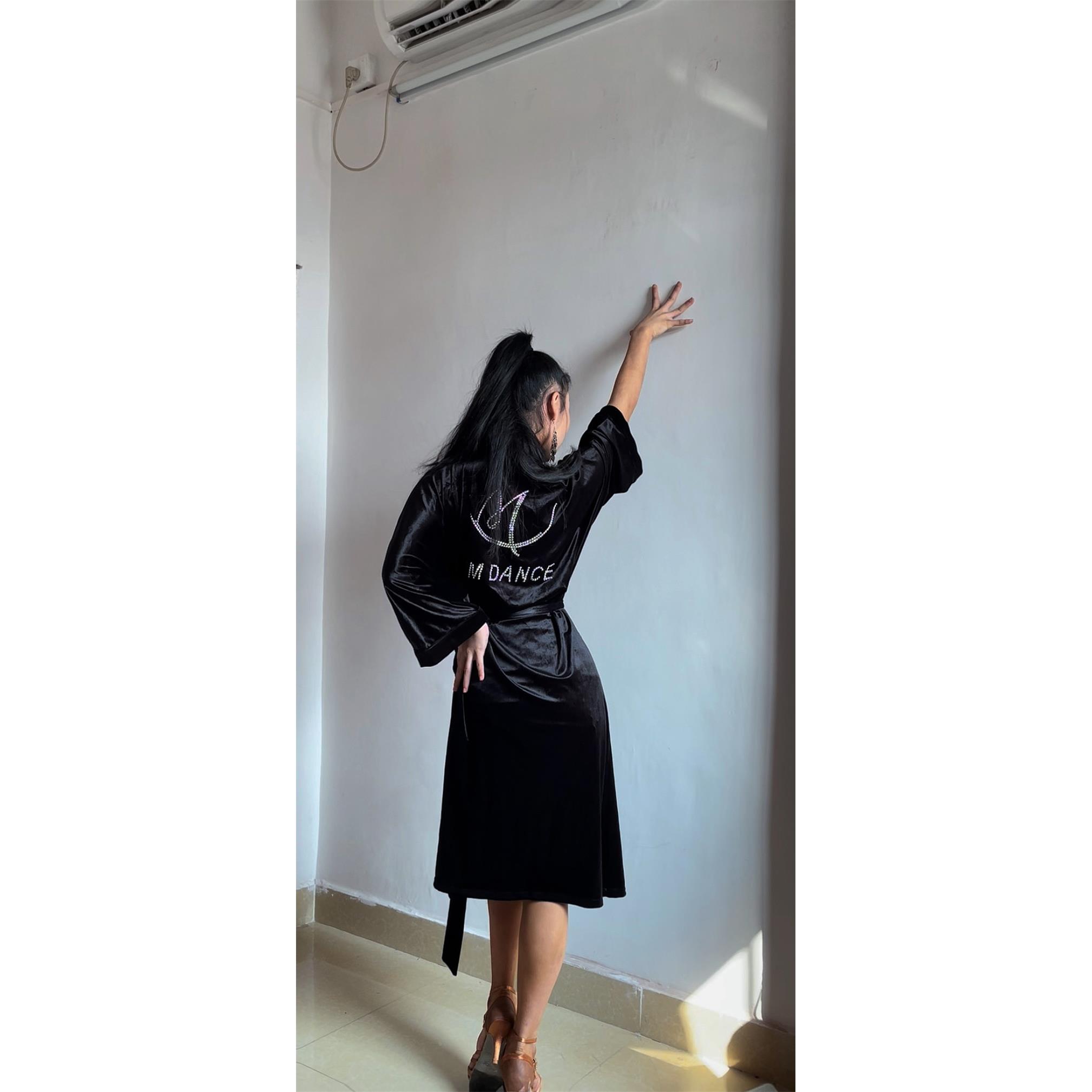 PVT绒舞服 拉丁款舞赛国标赛袍袍亮丝浴袍男女模特走秀黑色长袍