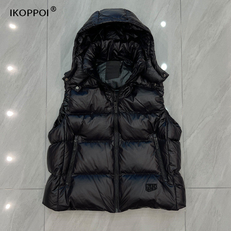 轻奢黑金标羽绒连帽马甲女短款2025韩版宽松加厚情侣外穿保暖背心