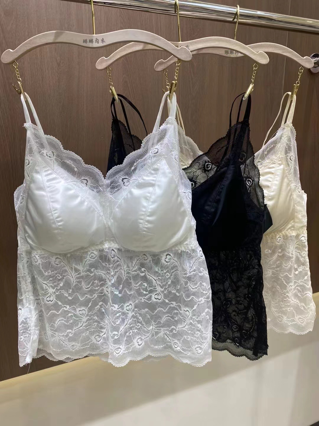 24028欧货超软有型杯蕾丝美背