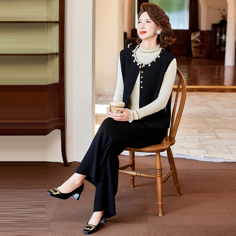 日本品质妈妈装秋冬季套装中老年减龄修身气质显瘦三件套大码百塔