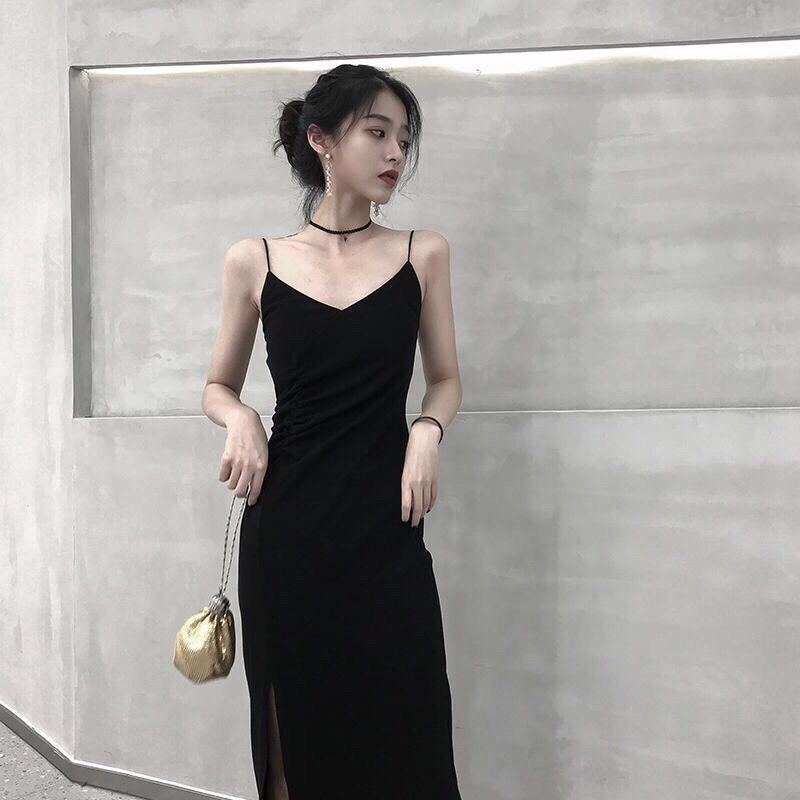 速发连v裙夏2025春款黑色吊带裙小黑裙衣领性感长裙赫本风内搭兰