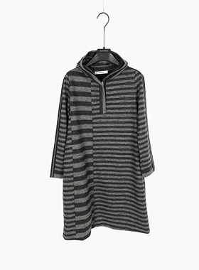 柯利亚诺冬季专柜同款黑灰条小A型连衣裙  LY6577 ￥4880